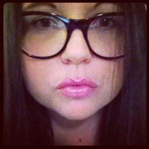 Meet your Posher, Candice